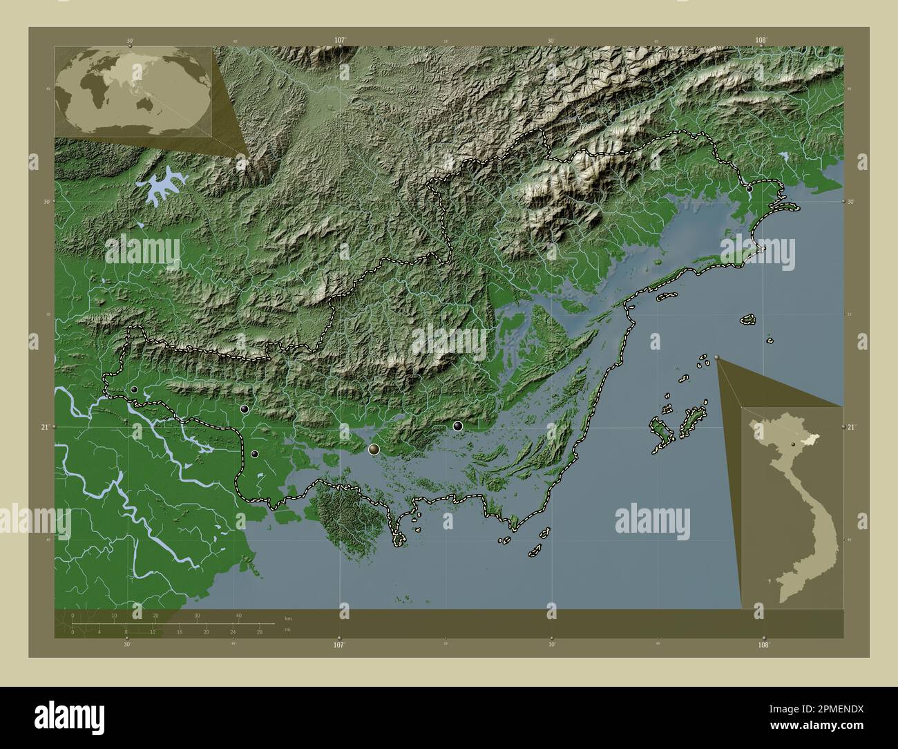 Quang Ninh, Provinz Vietnam. Höhenkarte im Wiki-Stil mit Seen und Flüssen. Standorte der wichtigsten Städte der Region. Ecken-Zusatzgerät Stockfoto