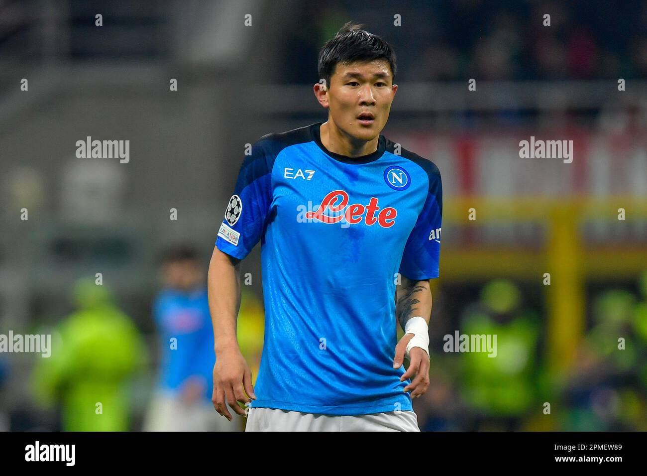 Mailand, Italien. 12. April 2023. Min-jae Kim (3) aus Neapel während des Viertelfinales der UEFA Champions League zwischen dem AC Mailand und Neapel in San Siro in Mailand. (Foto: Gonzales Photo/Alamy Live News Stockfoto