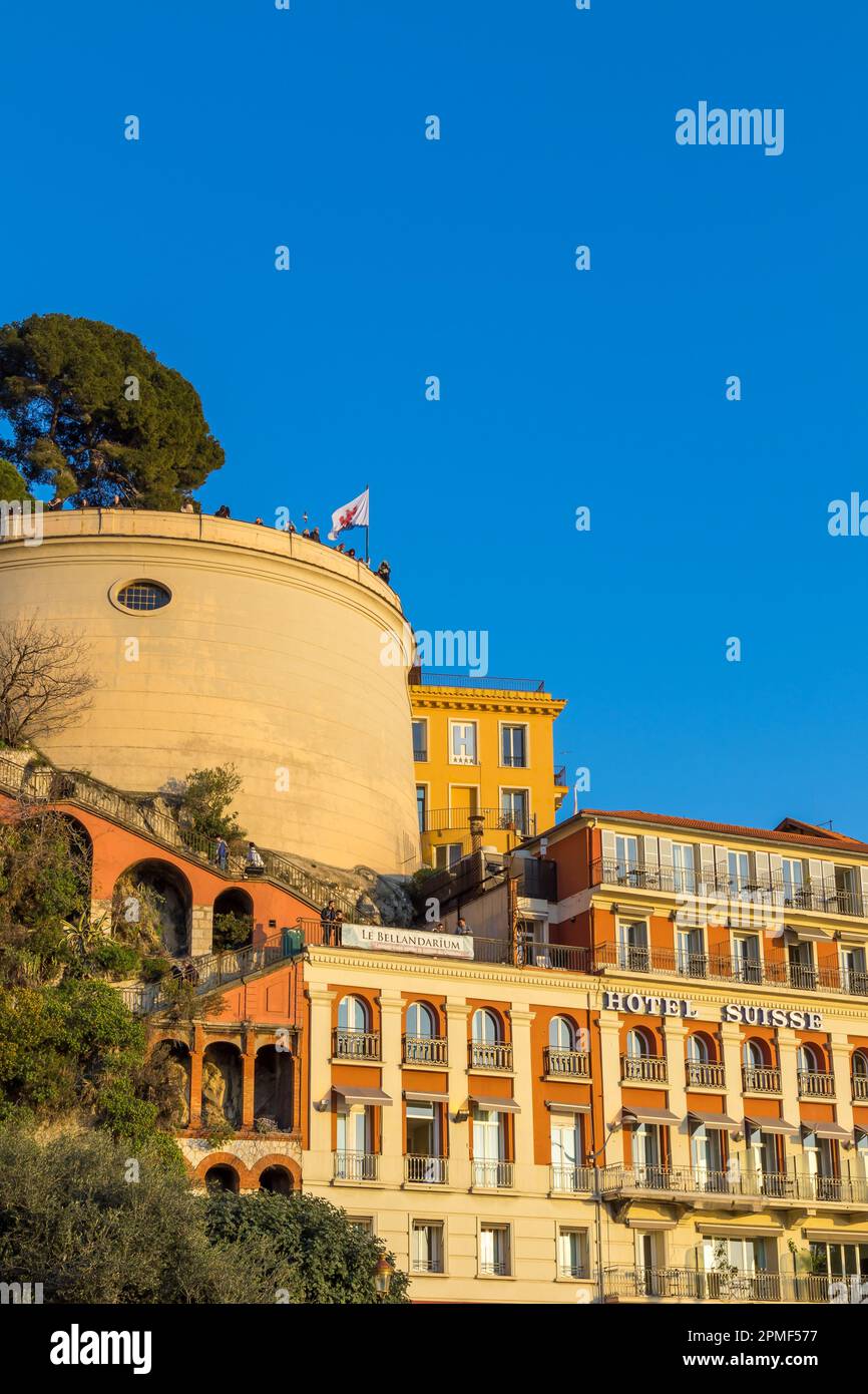 Tour Bellanda und Hotel Suisse von der Promenade des Anglais, Nizza, französische Riviera, Cote d'Azur, Frankreich, Europa Stockfoto