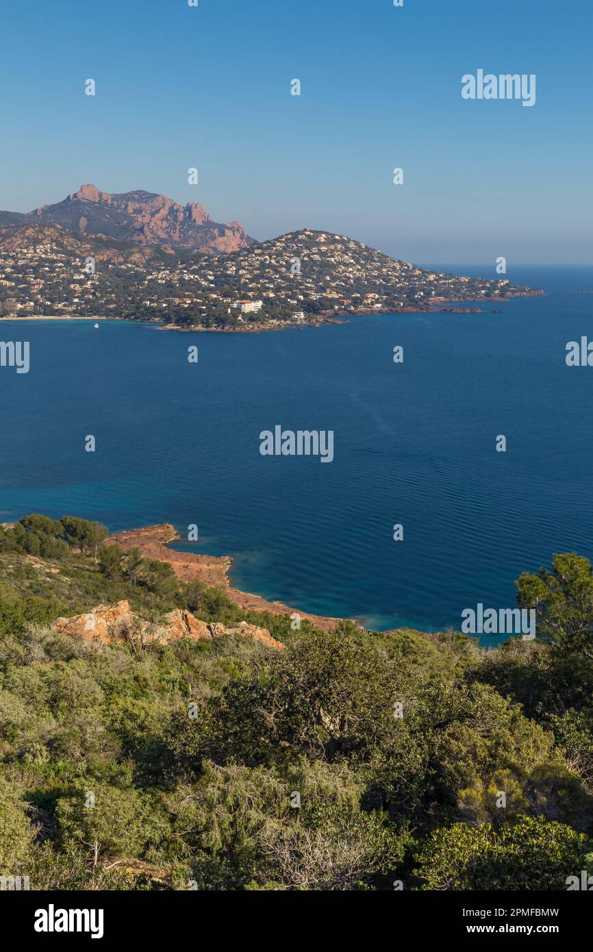 Erhöhter Blick vom Kap Dramont, Esterel, Cote d'Azur, Französische Riviera, Frankreich, Europa Stockfoto