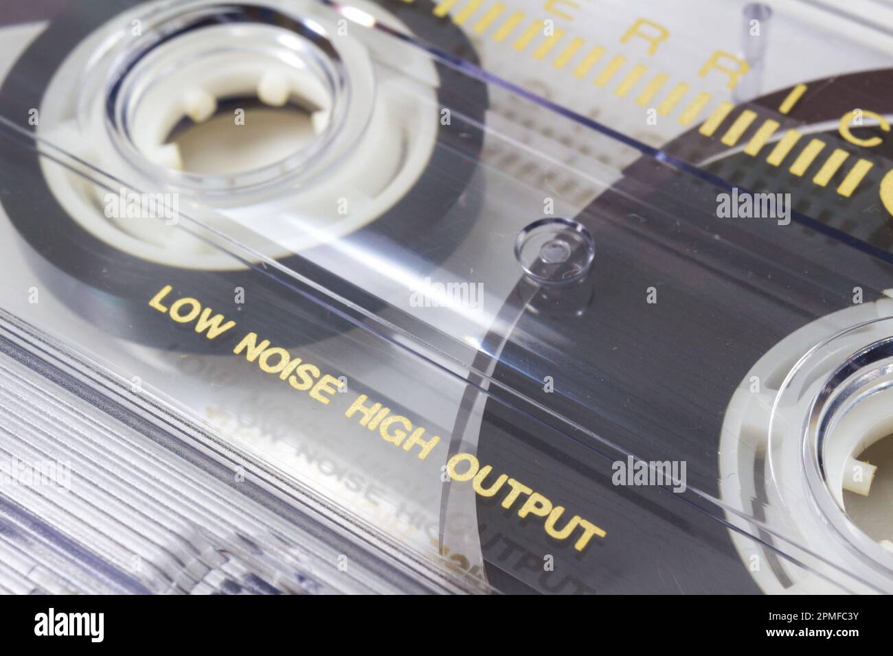 TDK Magnetic Compact Bandkassette Nahaufnahme – rauscharm und hohe Ausgangsleistung Stockfoto