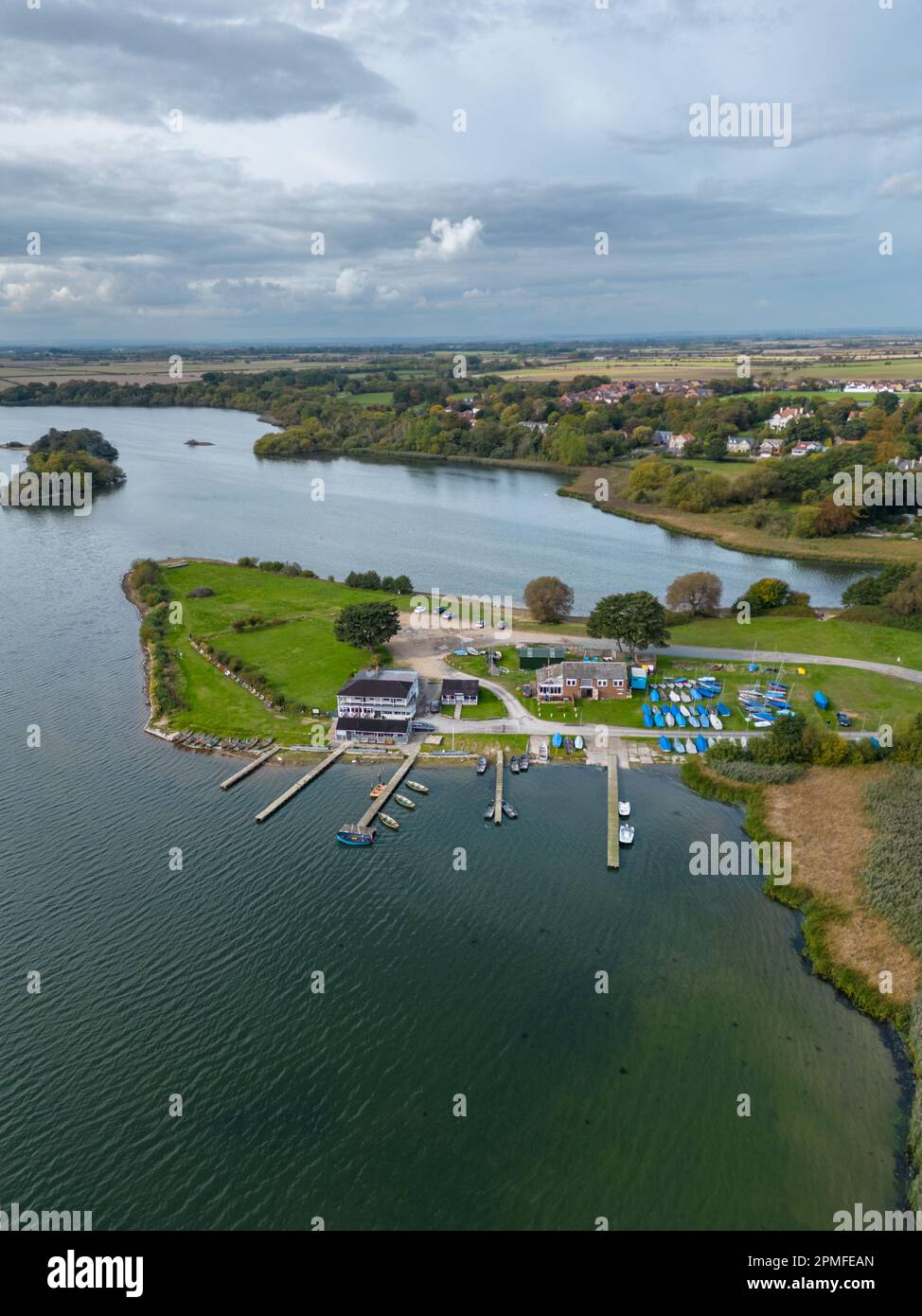 Hornsea Mere, Hormsea, East Riding, Yorkshire Luftaufnahme hornsea Mere, vertikale Aufnahme von Hornsea Mere. Stockfoto