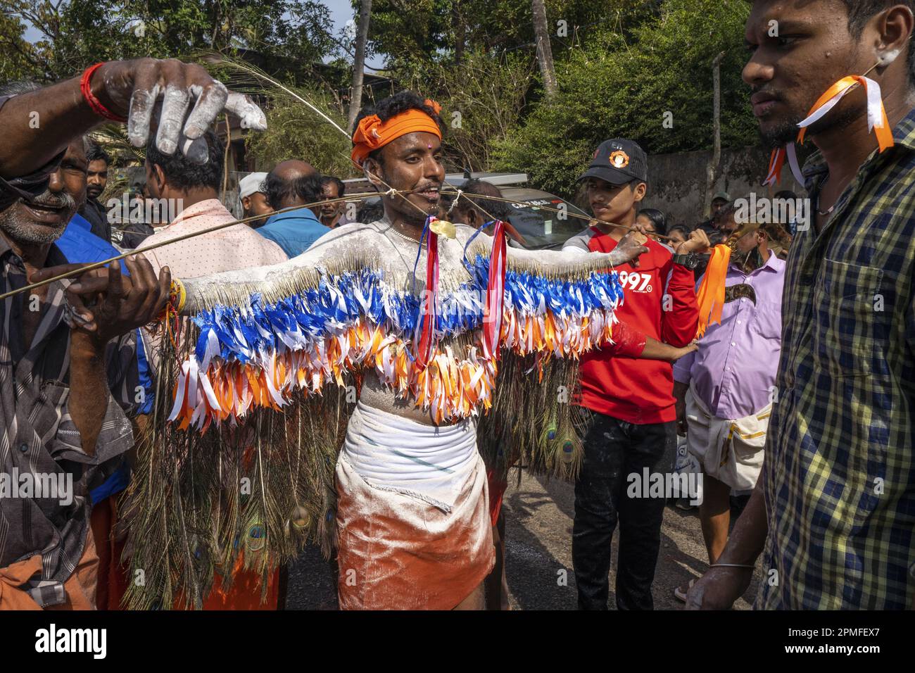 Indien, Kerala, Paravur, Thaipusam hindu Festival, Teilnehmer wurden in Trance durchstochen Stockfoto