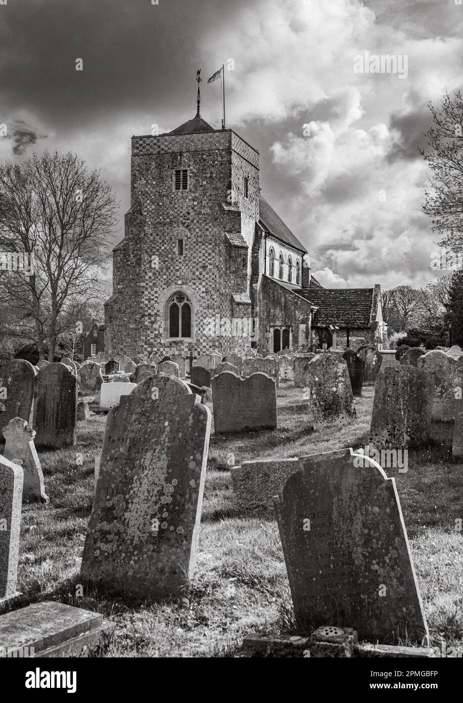 Die 1.000 Jahre alte Anglican Steyning Parish Church of St Andrew's and St Cuthman's in Steyning, West Sussex, Großbritannien. Stockfoto
