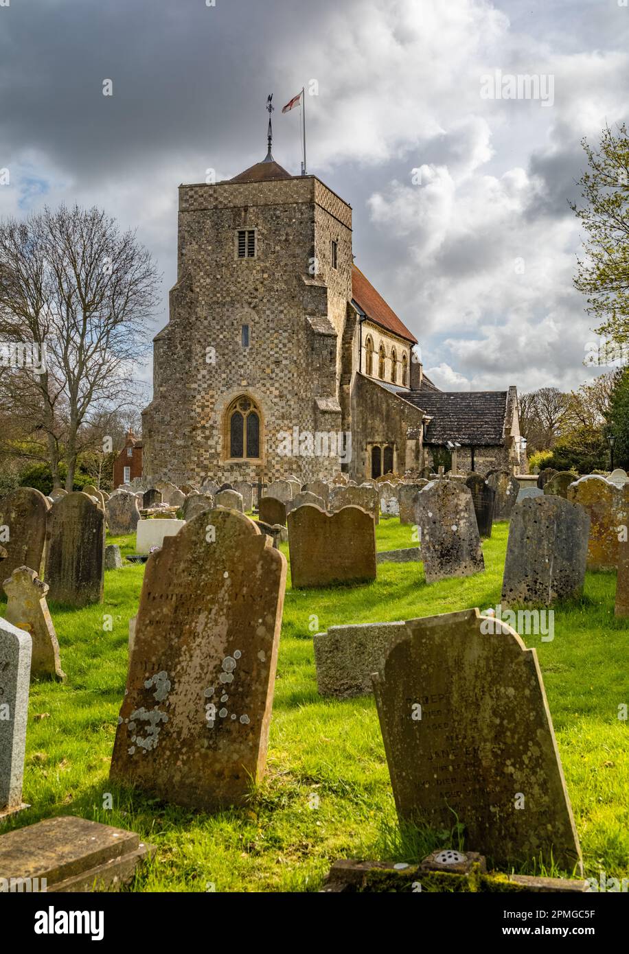 Die 1.000 Jahre alte Anglican Steyning Parish Church of St Andrew's and St Cuthman's in Steyning, West Sussex, Großbritannien. Stockfoto