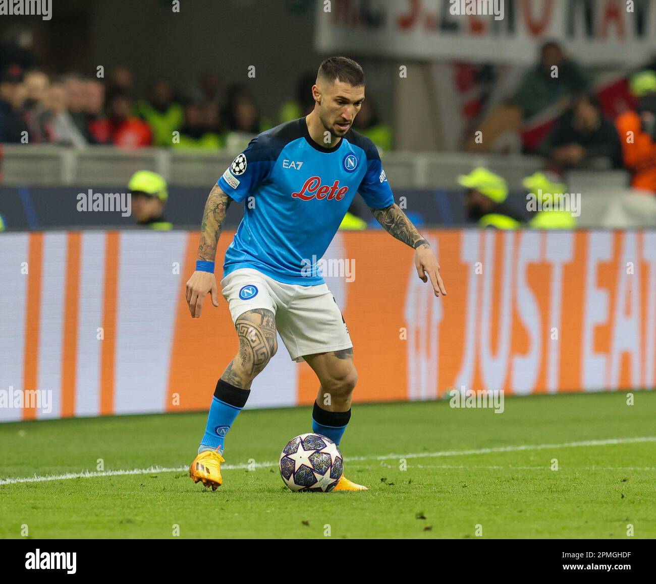 Mailand, Italien. 12. April 2023. Mailand April 12 G. Meazza Stadium UEFA Champions League 2022/23 AC Mailand - SSC Napoli auf dem Foto : Matteo Politano napoli Guthaben: Kines Milano/Alamy Live News Stockfoto