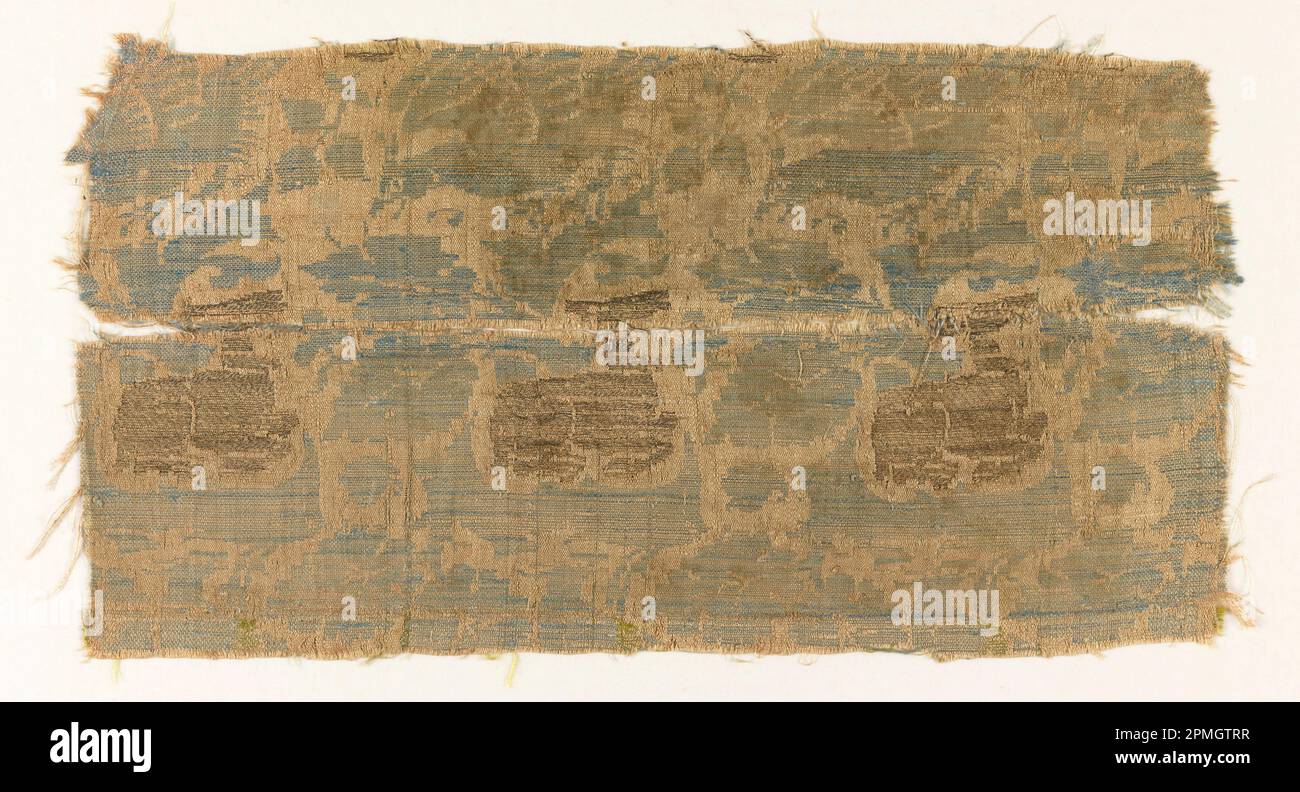 Fragmente (Italien); Seide, Metallumwickeltes Leinen; Kette x Schuss (A): 13,3 x 44,5 cm (5 1/4 x 17 1/2 Zoll) Kette x Schuss (b): 11,1 x 45,1 cm (4 3/8 x 17 3/4 Zoll) Kette x Schuss (c): 12,4 x 6,2 cm (4 7/8 x 2 7/16 Zoll) Kette x Schuss (d): 11,7 x 6,4 cm (4 5/8 x 2 1/2 Zoll) Stockfoto