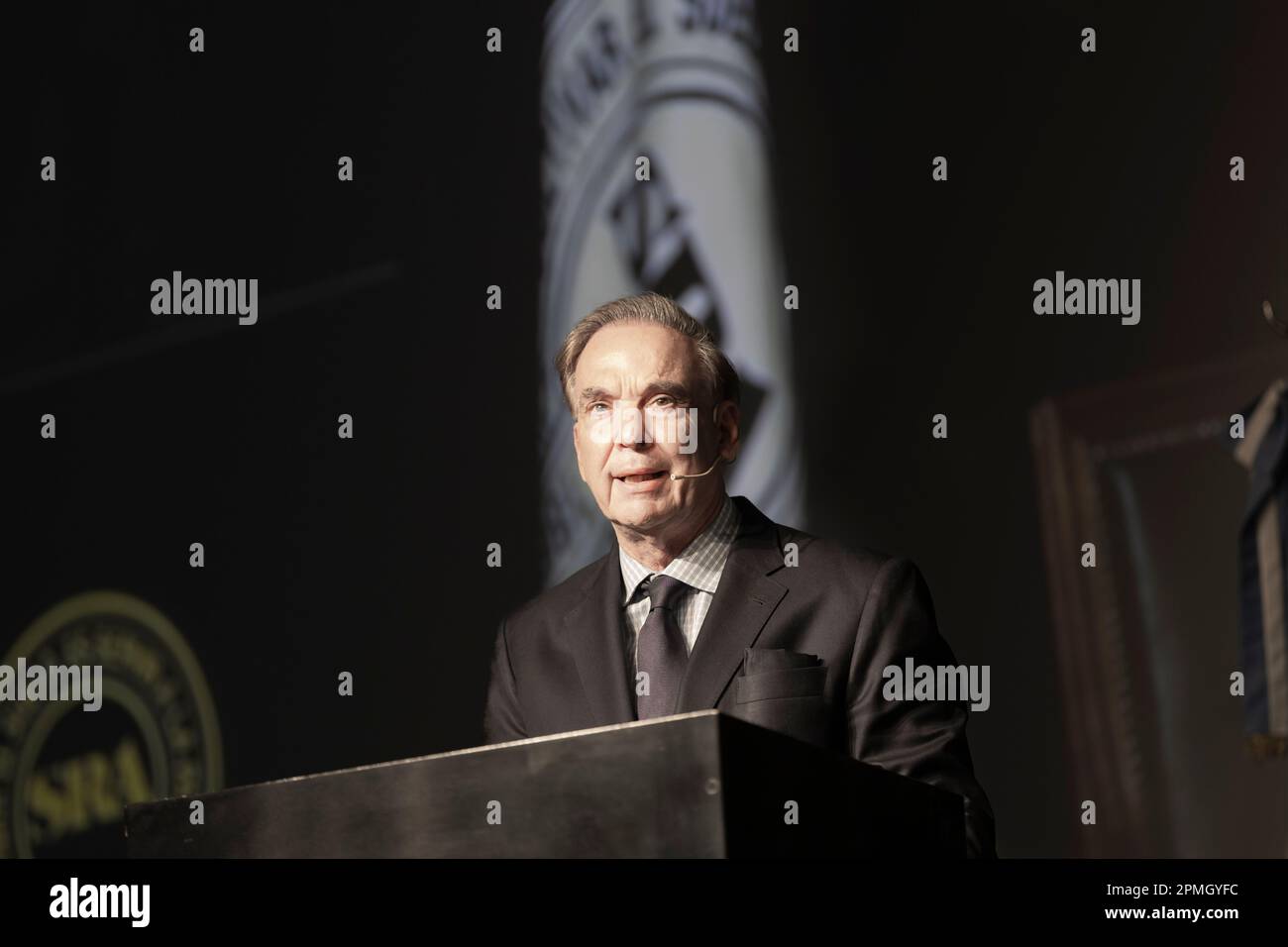 Buenos Aires, Argentinien. 12. April 2023. Die Präsidentschaftsvorkandidaten Patricia Bullrich, Horacio Rodriguez Larreta, Gerardo Morales, Javier Milei, Miguel Ãngel Pichetto und Juan Schiaretti erläutern ihre Vorschläge für den ländlichen Sektor. Miguel Ãngel Pichetto, Mitglied der Generalrevision der Nation, hält seine Rede auf der Versammlung. (Kreditbild: © Esteban Osorio/Pacific Press via ZUMA Press Wire) NUR REDAKTIONELLE VERWENDUNG! Nicht für den kommerziellen GEBRAUCH! Stockfoto