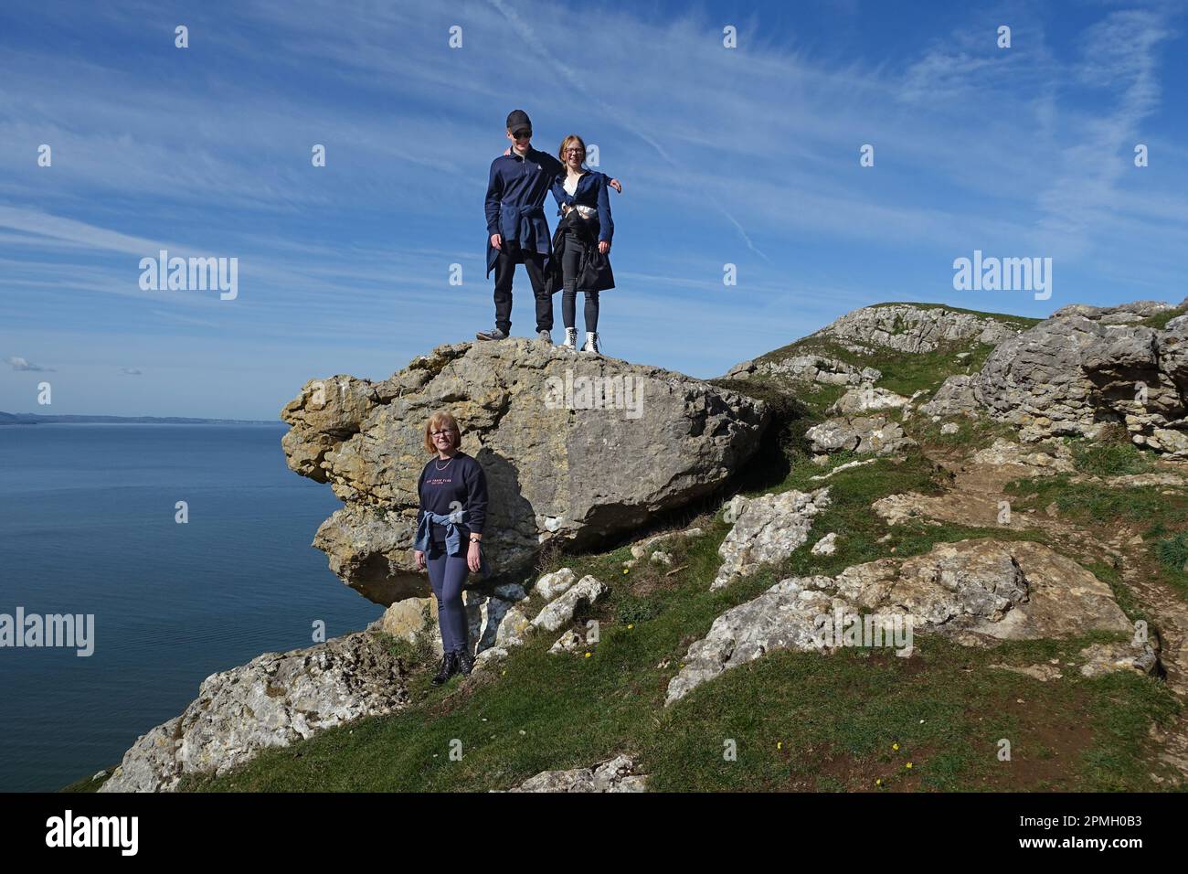 Familienspaziergang auf dem Großen Orme, einem Kalksteinhügel in Llandudno, Wales, Großbritannien Stockfoto