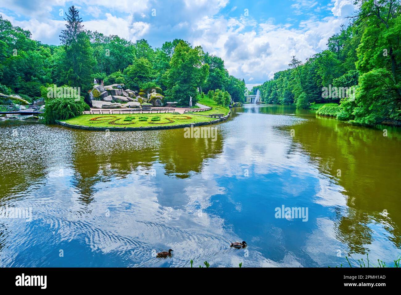 Der angenehme Sommer im Sofiyivka Park, Uman, Ukraine Stockfoto