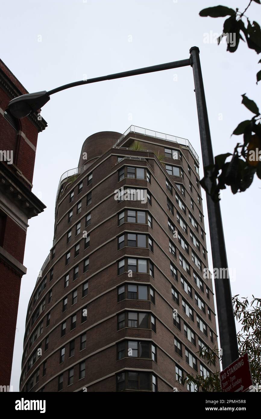 NEW YORK, USA - 15. NOVEMBER 2016 Details des Gebäudes in der Innenstadt an einem bewölkten Tag Stockfoto