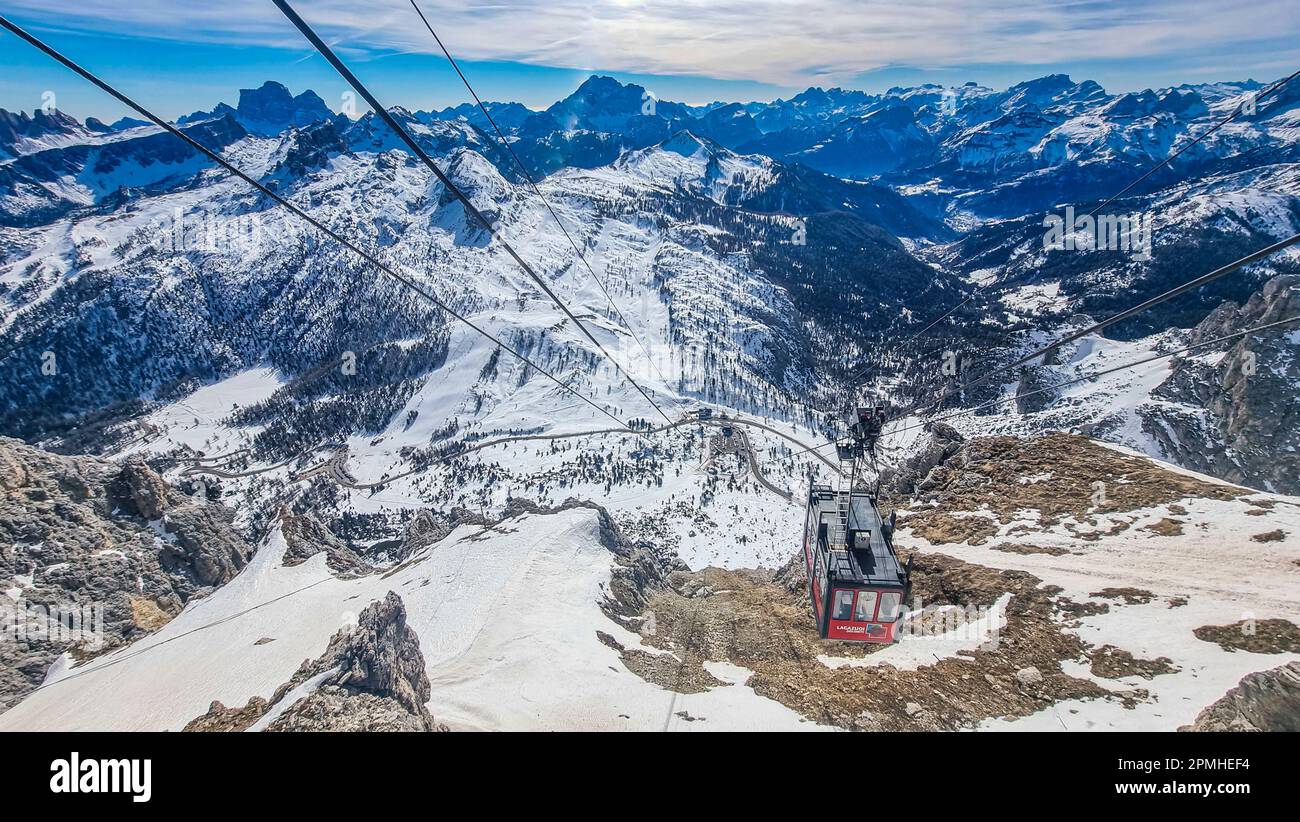 Blick vom Berg Lagazuoi über den Dolomiten-Nationalpark, UNESCO-Weltkulturerbe, Südtirol, Italien, Europa Stockfoto