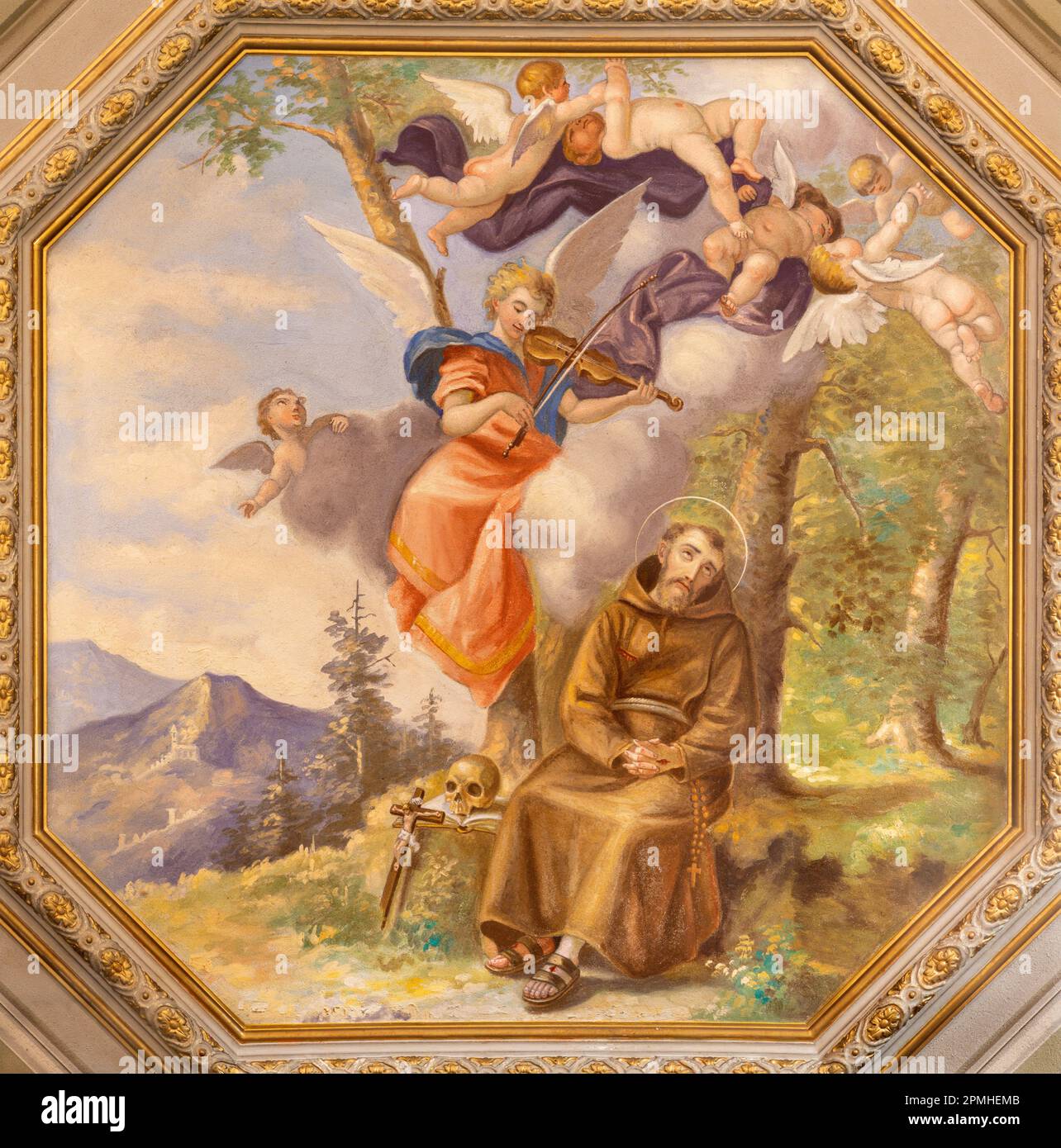 GENUA, ITALIEN - 6. MÄRZ 2023: Das Deckenfresko von St. Franziskus von Assisi unter den Engeln in der Kirche Chiesa di Santa Caterina von 19. Cent. Stockfoto