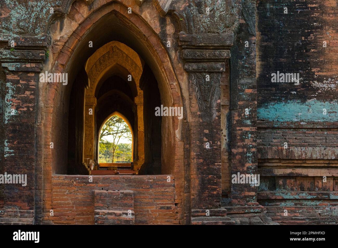 Durchsichtiger Bogen alter Pagode, altes Bagan (Pagan), UNESCO-Weltkulturerbe, Myanmar (Birma), Asien Stockfoto