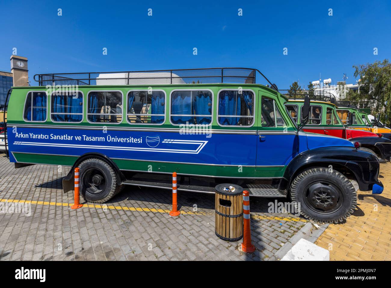 Prof. Dr. Asım Vehbi, Rektor an der Arkin University of Creative Arts and Design (ARUCAD) Kyrenia, Zypern Stockfoto