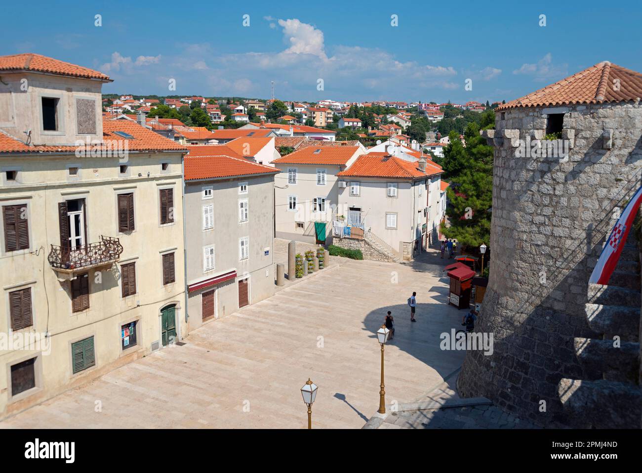 Blick auf die Altstadt von Frankopan Castle, Krk, Insel Krk, Kvarner Golf Bay, Kroatien Stockfoto