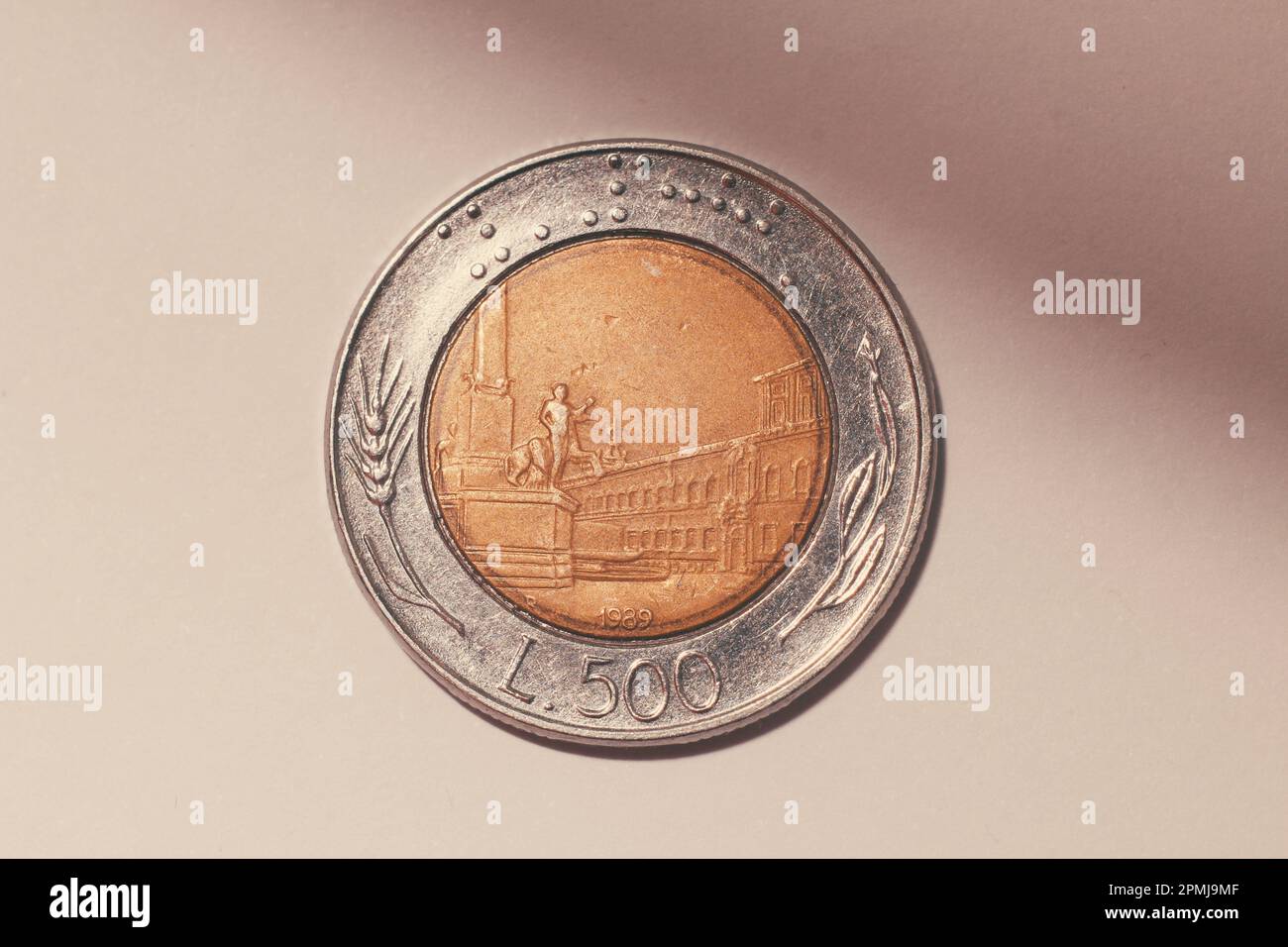 500 Lire italienische Vintage-Münze Stockfoto