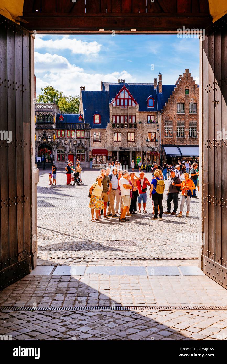 Der Burgplatz vom Innenhof des Brugse Vrije aus gesehen. Burg Square, Brügge, Westflandern, Belgien, Europa Stockfoto