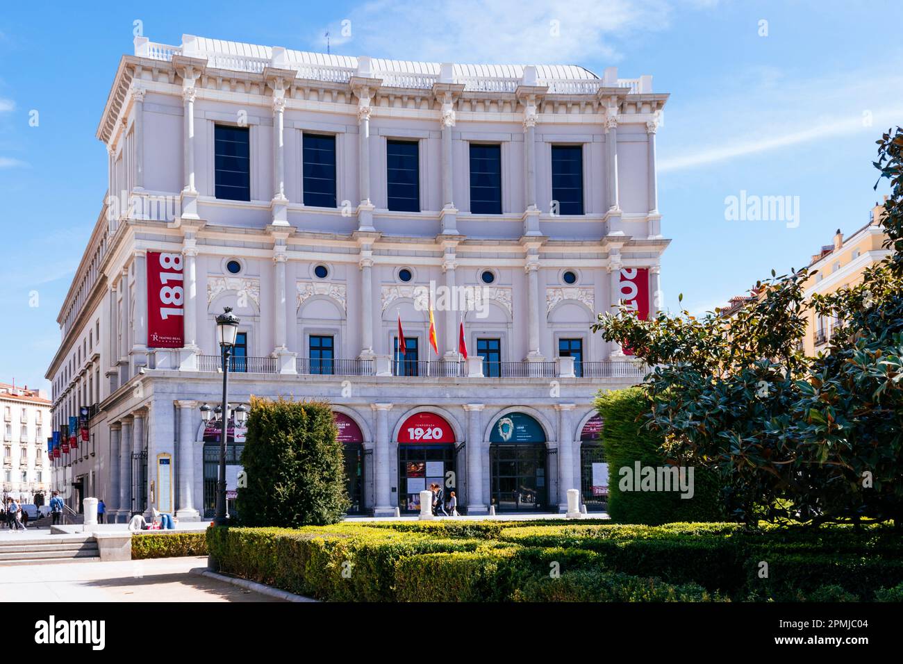 Westliche Fassade des Königlichen Theaters, die die Plaza de Oriente überblickt.Madrid, Comunidad de Madrid, Spanien, Europa Stockfoto