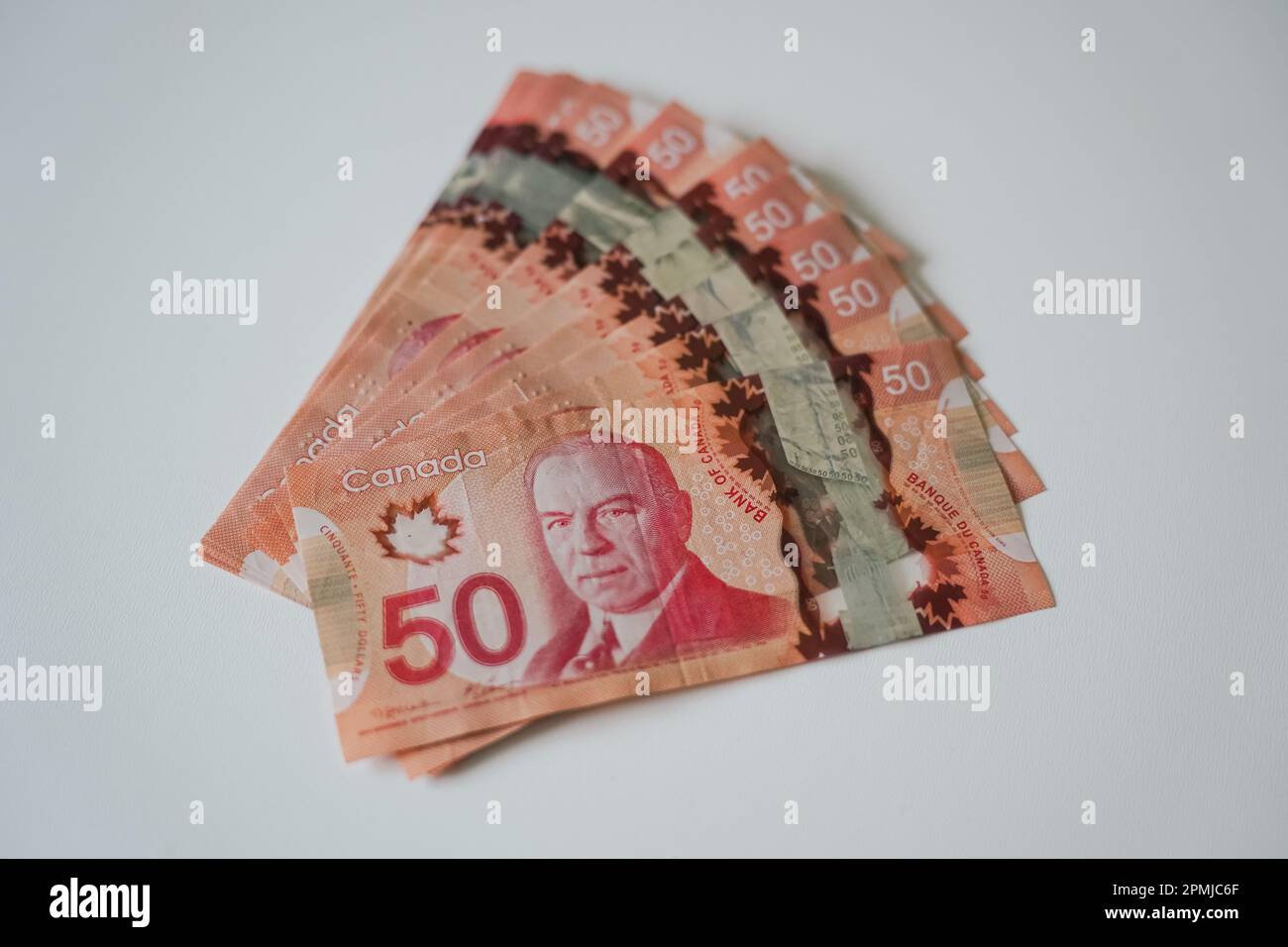 Ich benutzte 50-Dollar-Scheine, kanadische 50-Dollar-Scheine, kanadische 50-Dollar-Scheine, kanadische 50-Dollar-Scheine Stockfoto