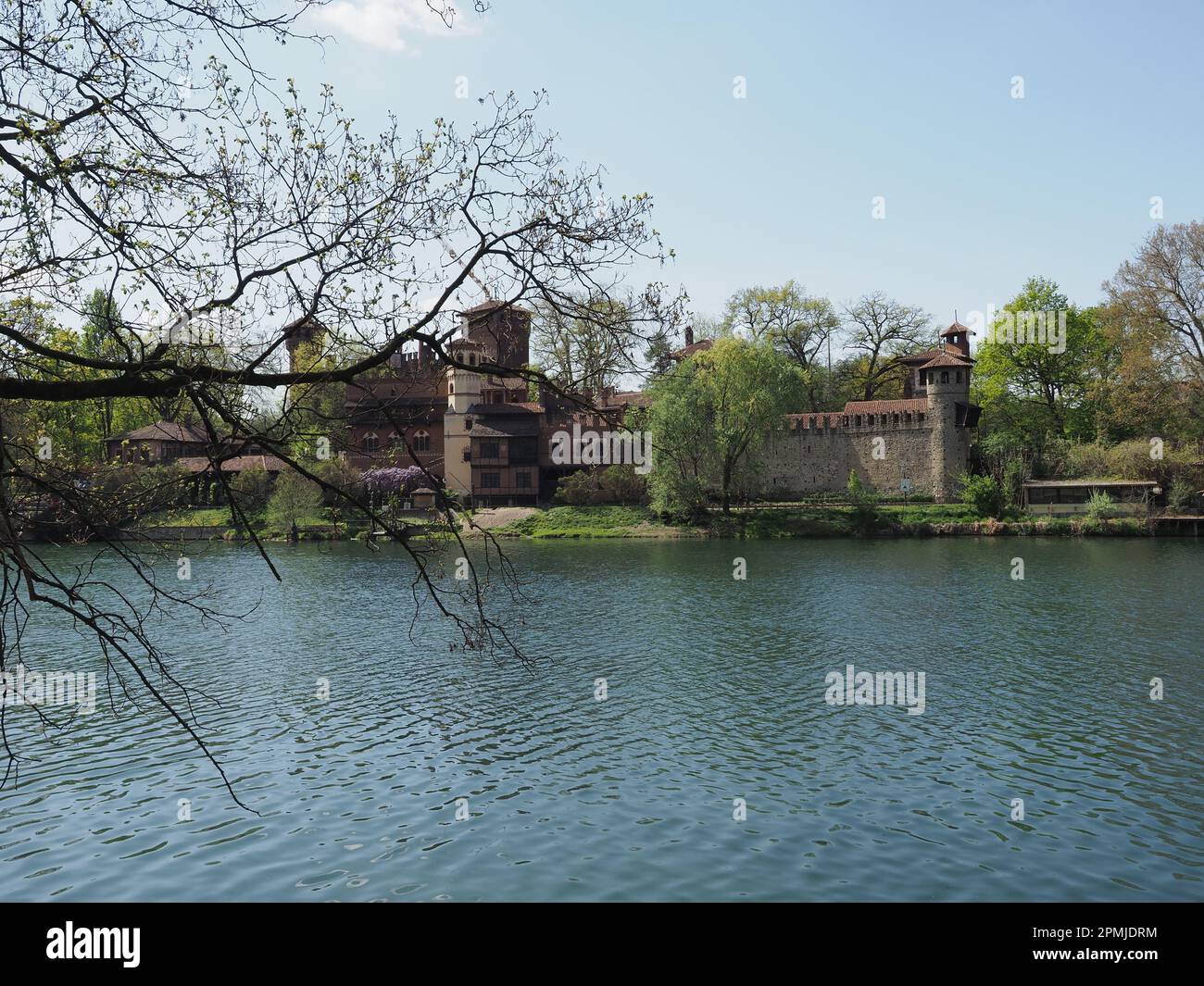 Castello Medievale Übersetzung Mittelalterliche Burg im Parco del Valentino in Turin, Italien Stockfoto