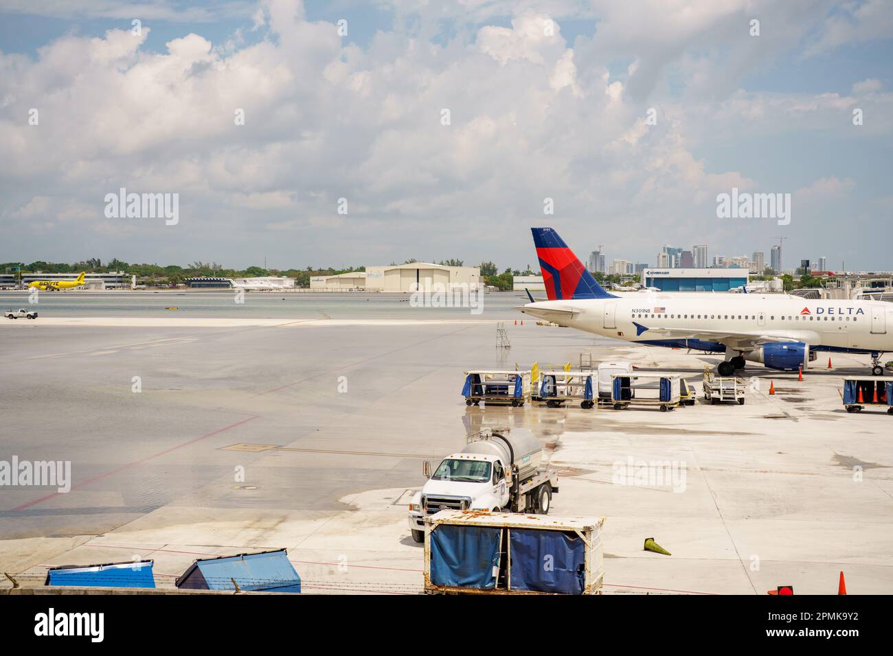 Fort Lauderdale, FL, USA - 13. April 2023: Foto des FLL Fort Lauderdale International Airport, der nach vielen Tagen mit starkem Regen und Überschwemmung geschlossen wurde Stockfoto