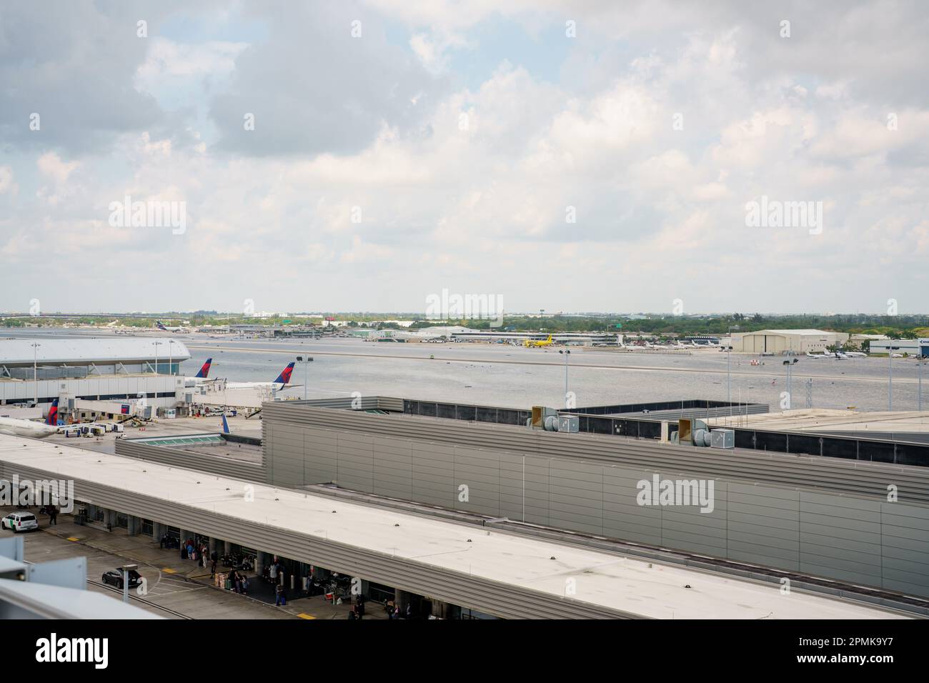 Fort Lauderdale, FL, USA - 13. April 2023: Foto des FLL Fort Lauderdale International Airport, der nach vielen Tagen mit starkem Regen und Überschwemmung geschlossen wurde Stockfoto