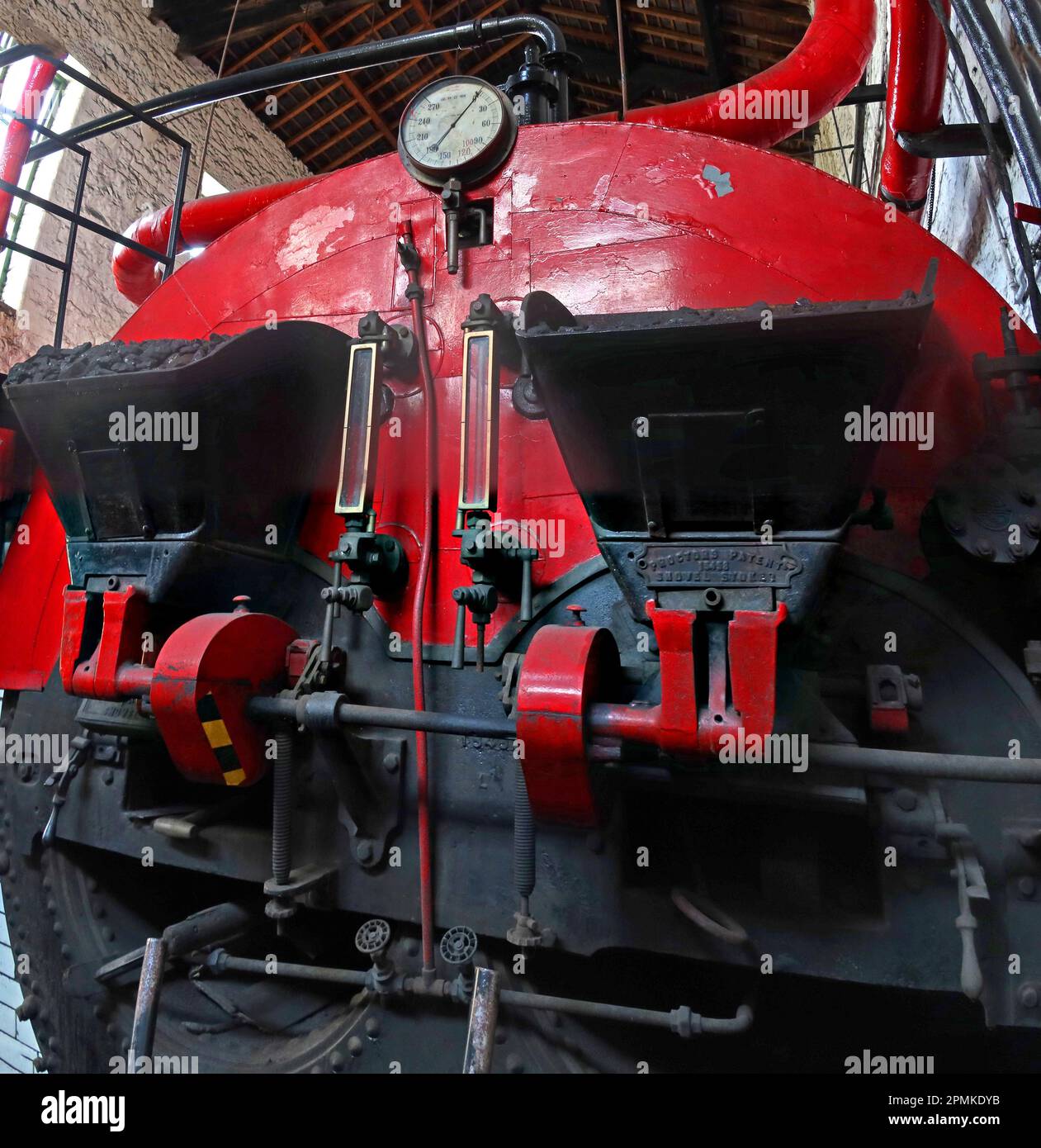 Red Tinker Shenton Boiler, Makers Hyde, in Queens Mill, Burnley, Lancs, England, Großbritannien Stockfoto