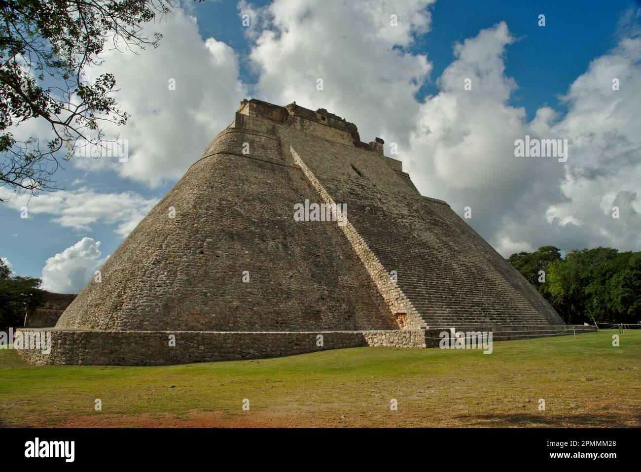 Pyramide des Zauberers, Uxmal, Mexiko Stockfoto