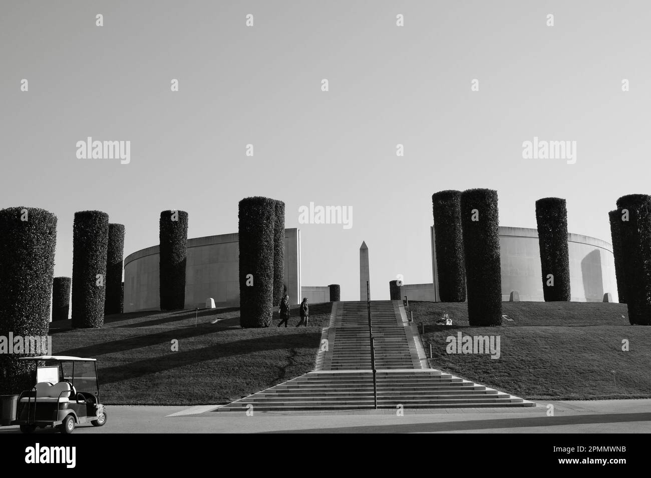 Das National Arboretum Alrewas Staffordshire ist ein Zentrum für nationale Gedenkstätten und Gedenkstätten und Skulpturen von Einheiten, Schiffen. Stockfoto