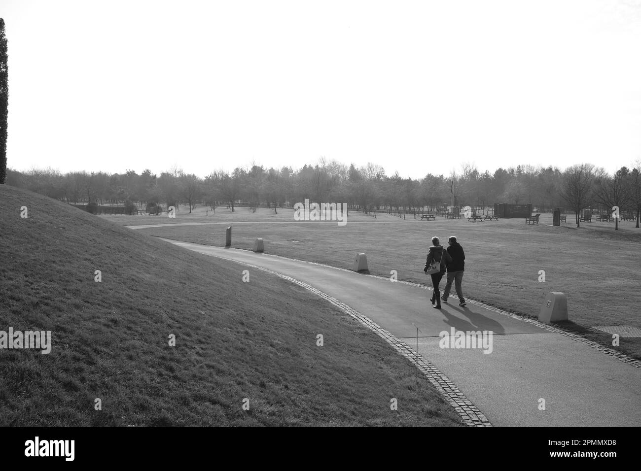 National memorial arboretum erinnerung Schwarzweiß-Stockfotos und ...