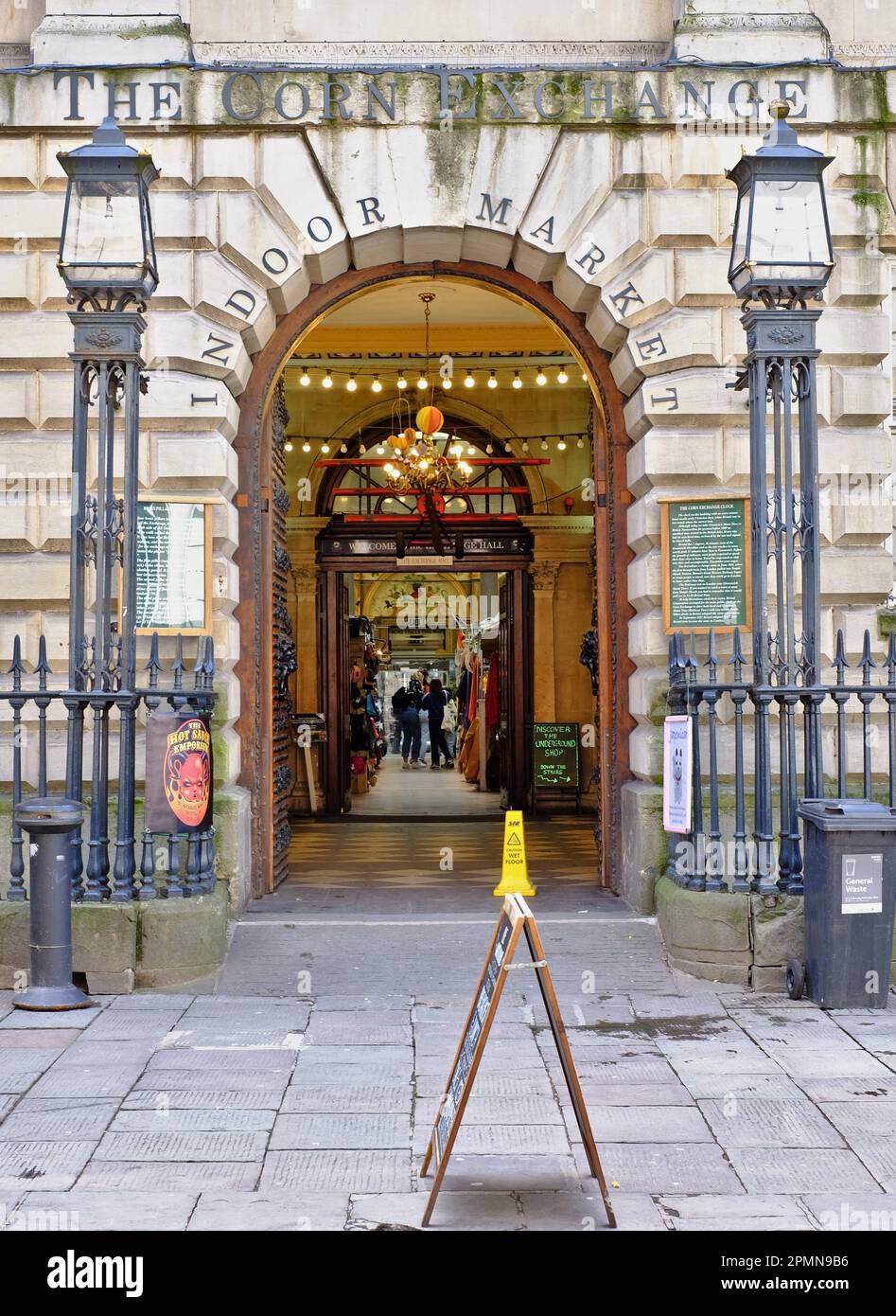 St Nicholas Market im Maisbörsengebäude in Bristol UK Stockfoto