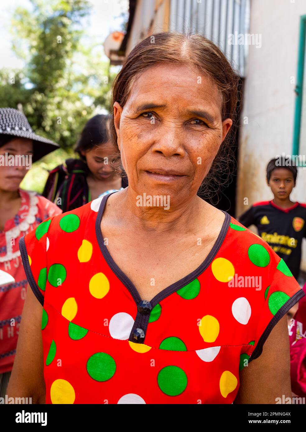 Eine ältere Frau aus der ethnischen Minderheit Jerais im zentralen Hochland Vietnams in der Provinz Gia Lai. Stockfoto