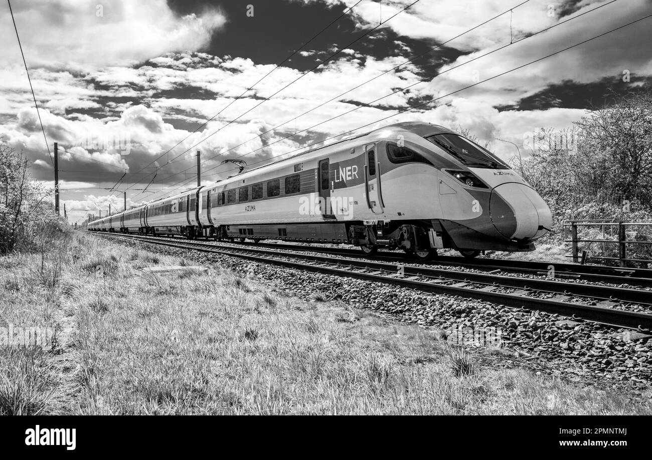 Die neue LNER Azuma elektrische Zug auf der East Coast Mainline, England, UK. Stockfoto