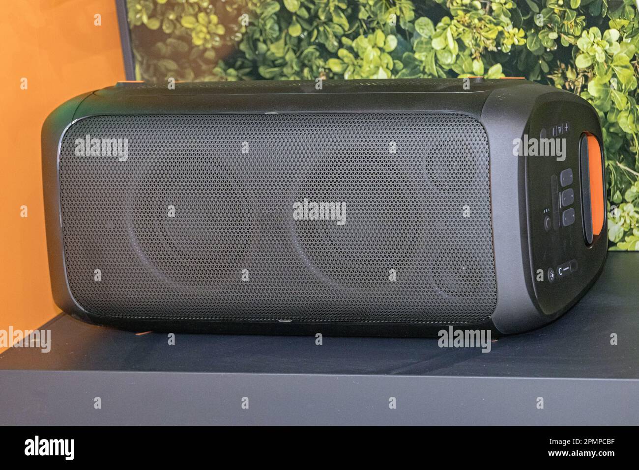 Leistungsstarker Kabelloser Großer Bluetooth-Lautsprecher Tragbare Soundmusik Stockfoto