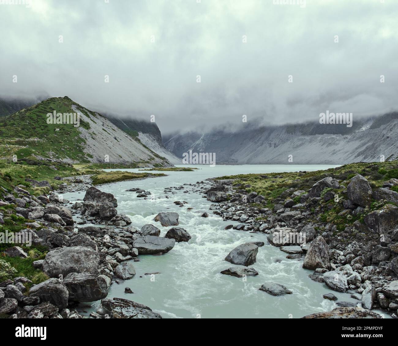 Fluss im Aoraki Mount Cook Nationalpark, Neuseeland, Hooker Valley Track Stockfoto