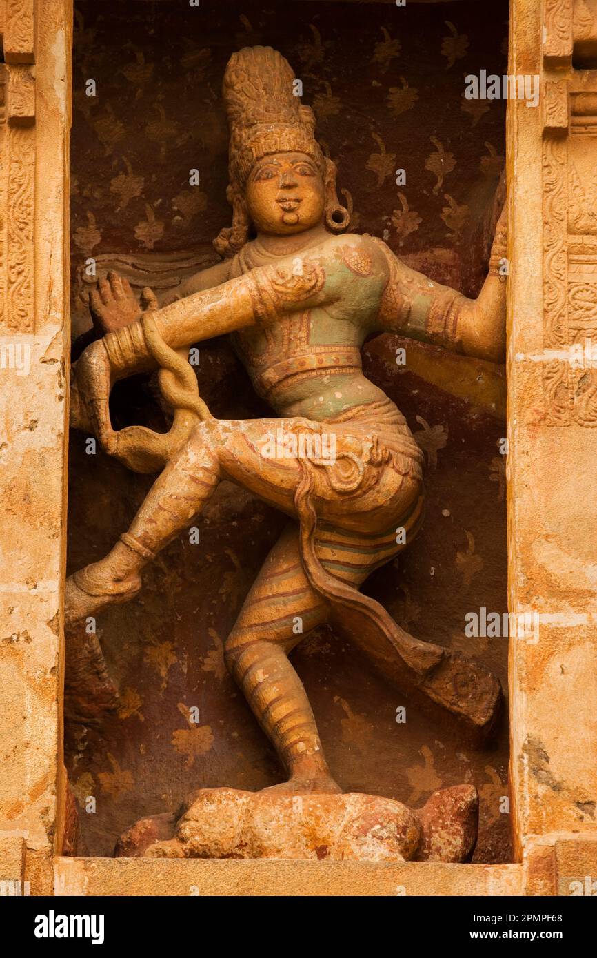 Statue einer tanzenden Gottheit im Brihadisvara Tempel in Tanjore; Tanjore, Tamil Nadu, Indien Stockfoto