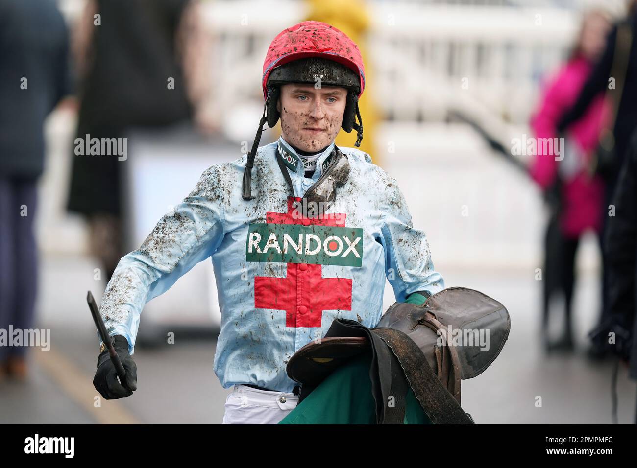 Jockey Niall Houlihan am zweiten Tag des Randox Grand National Festivals auf der Rennbahn Aintree, Liverpool. Foto: Freitag, 14. April 2023. Stockfoto