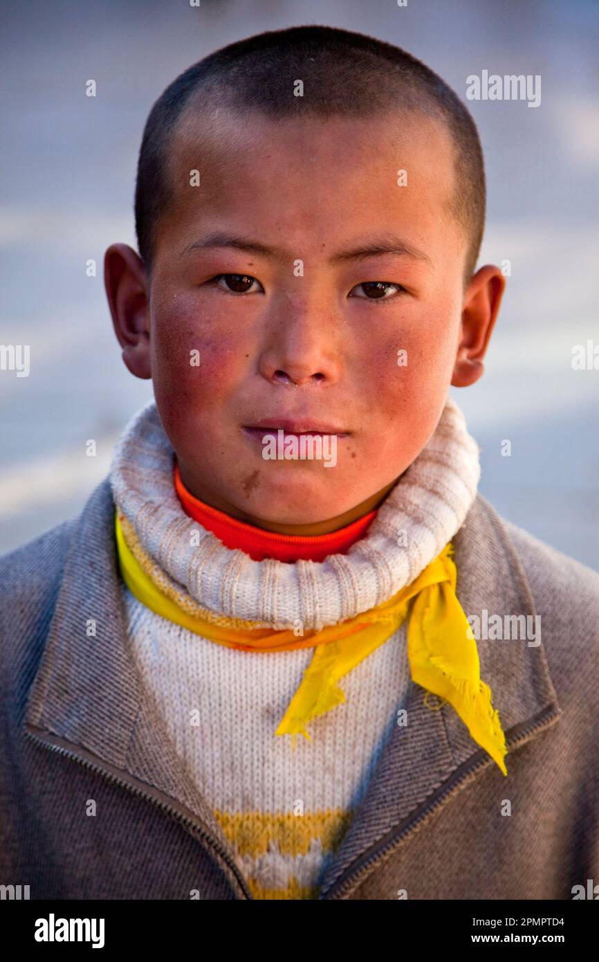 Ein Portrait eines tibetischen jungen. Stockfoto