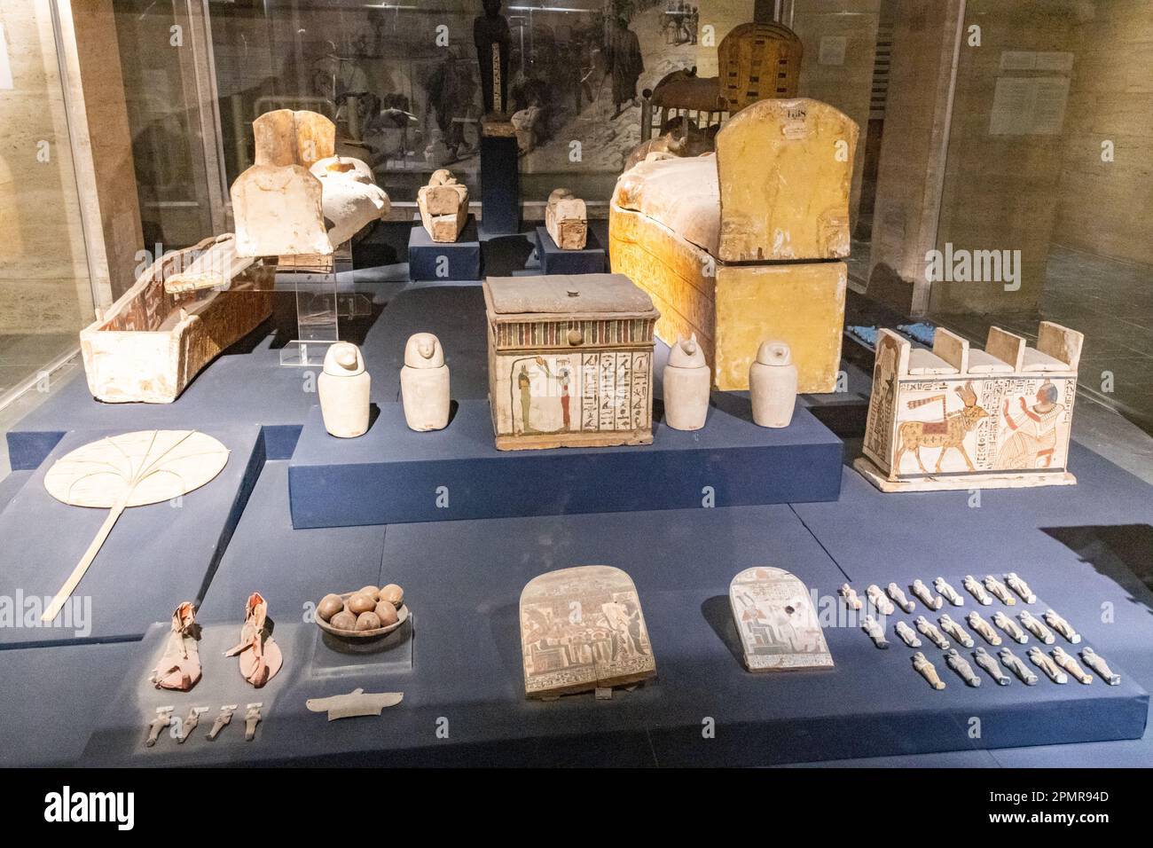 Eine Ausstellung der Särge und Habseligkeiten von Meritamun, Chantress von Amun, im Museum für ägyptische Antiquitäten in Kairo, Ägypten Stockfoto