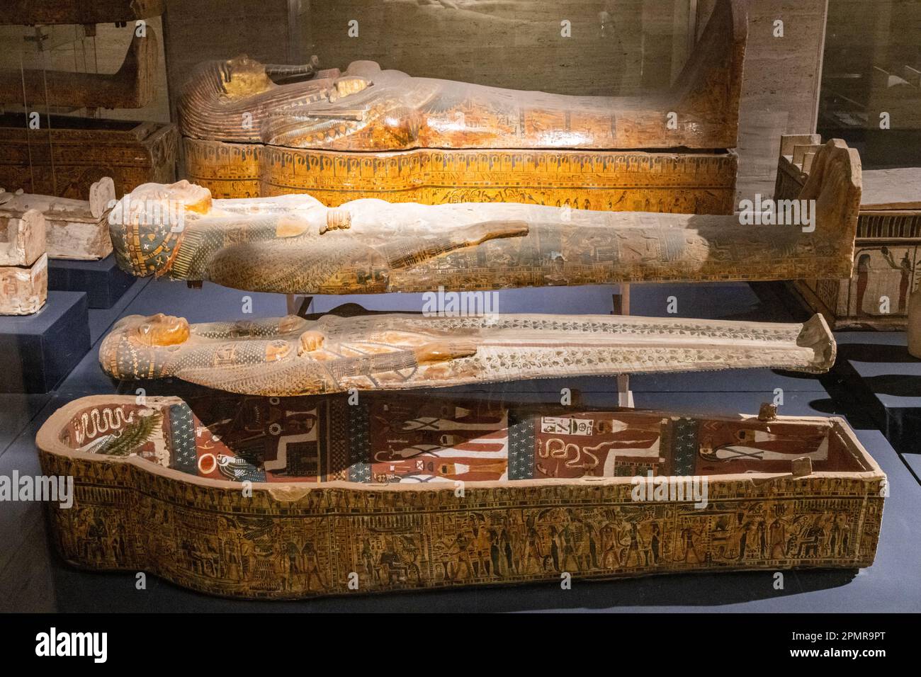 Eine Ausstellung der Särge und Habseligkeiten von Meritamun, Chantress von Amun, im Museum für ägyptische Antiquitäten in Kairo, Ägypten Stockfoto