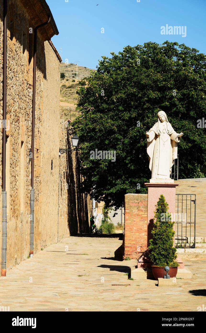 Steinstatue von Maria von Jesús von Ágreda vor dem Kloster. Das Kloster La Concepción ist ein Kloster der Klosterschließung der geistlichen Mütter Lo Stockfoto