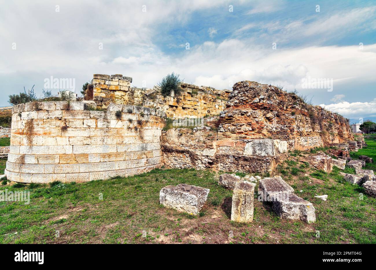Ruinen in der archäologischen Stätte von Eleusis, Attika, Griechenland. Stockfoto