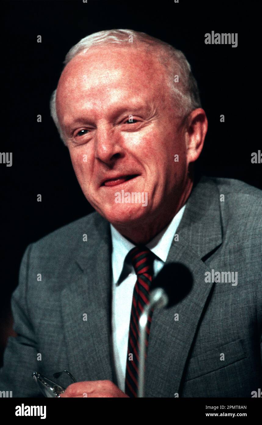 Der verstorbene John Button Parlamentsabgeordnete, hochrangiger Minister in den Regierungen der Hawke und Keating Labor. Stockfoto