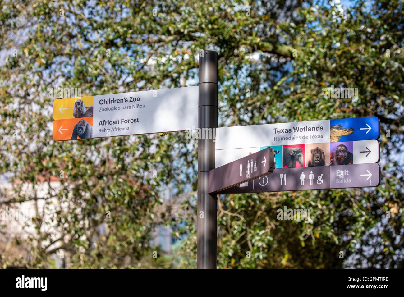 Houston USA 3. Februar 2023: Das Guide Board im Zoo von Houston. Ein 55 Hektar großer zoologischer Park im Hermann Park in Houston, Texas, USA. Stockfoto