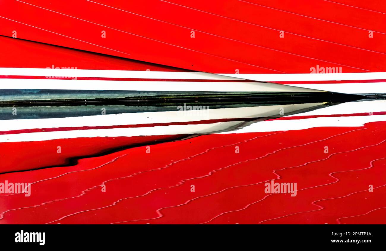 Red White Sailboat Reflection Abstract Gig Harbor Pierce County Washington State Pacific Nordwest Stockfoto