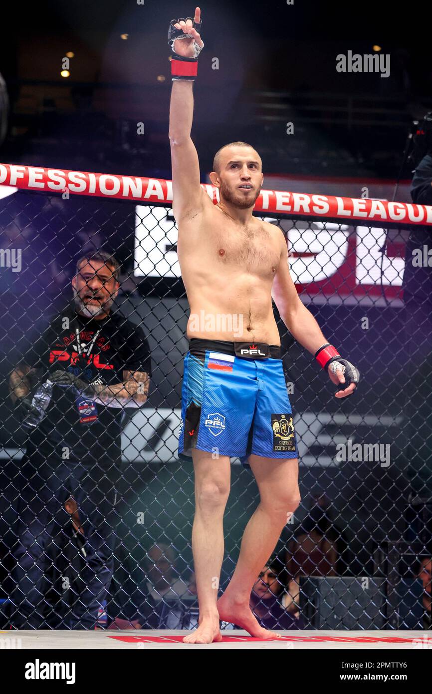 14. April 2023: Weltergewichtiges Magomedkerimov im PFL SmartCage vor dem Beginn der regulären Kampfnacht der PFL 3 im Theater im Virgin Hotel am 14. April 2023 in Las Vegas, NV. Christopher Trim/CSM/Sipa USA. (Bild: © Christopher Trim/Cal Sport Media/Sipa USA) Guthaben: SIPA US/Alamy Live News Stockfoto