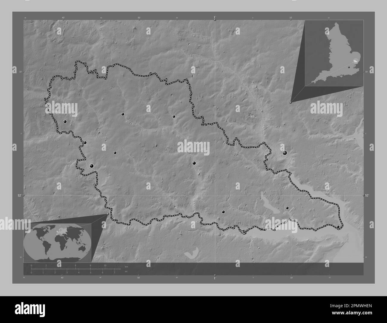 Babergh, nicht-Großstadtbezirk von England - Großbritannien. Grauskala-Höhenkarte mit Seen und Flüssen. Standorte der wichtigsten Städte der Region. Stockfoto