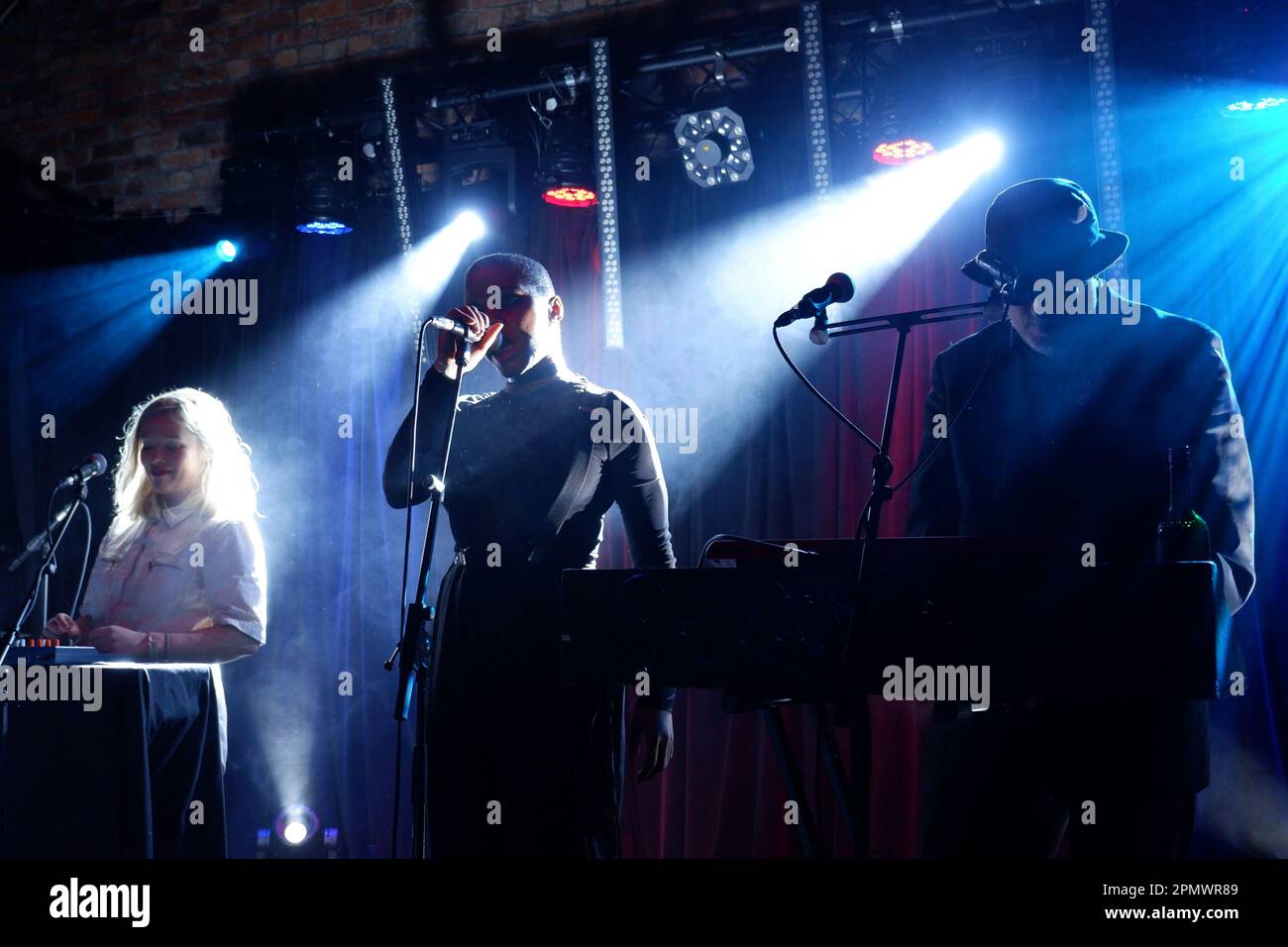 Acid Klaus ein Projekt unter der Leitung des in Sheffield ansässigen Musikers Adrian Flanagan, der am 7. April 2023 live im Trades Club, Hebden Bridge, auftritt Stockfoto