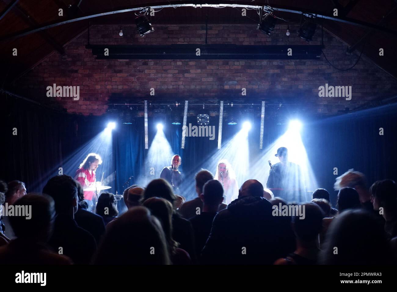 Acid Klaus ein Projekt unter der Leitung des in Sheffield ansässigen Musikers Adrian Flanagan, der am 7. April 2023 live im Trades Club, Hebden Bridge, auftritt Stockfoto